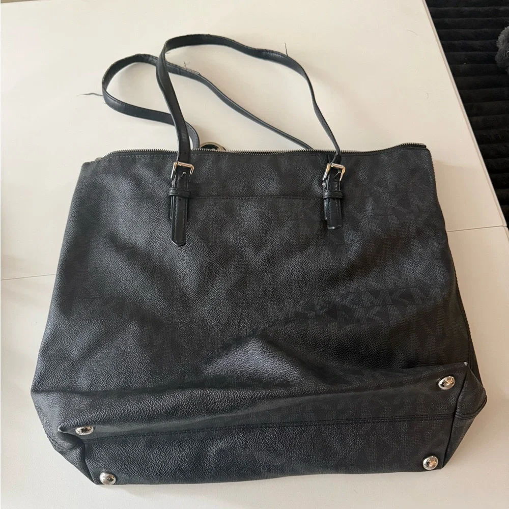 Michael Kors Black Large Signature Jet Set Tote Shoulder Bag - Picture 2 of 6